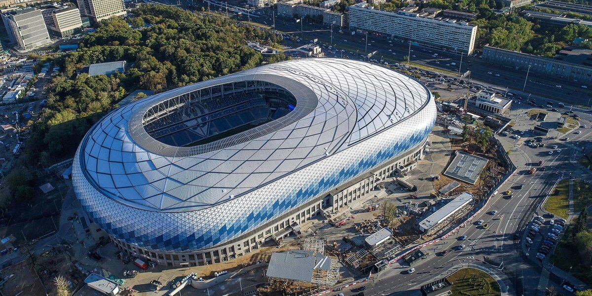 Мы сходили на новый стадион «Динамо». Это первое место в России, где можно смотреть футбол и хоккей одновременно