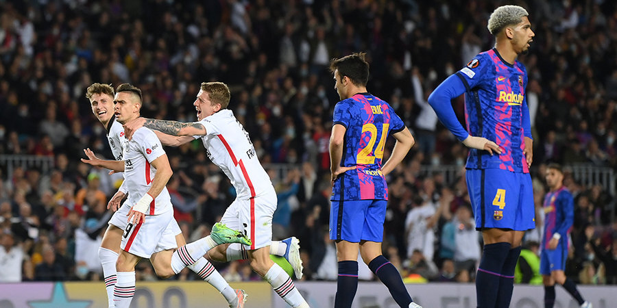 В ворота «Барселоны» назначили 4 пенальти за 2 матча. Столько же было в последних 55 играх
