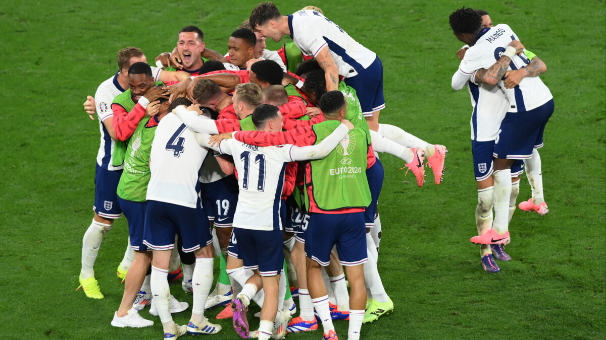 «Англичане в полуфинале ЕВРО начали рисковать, но потом вернулись в свой «болотный» футбол» — Корнеев