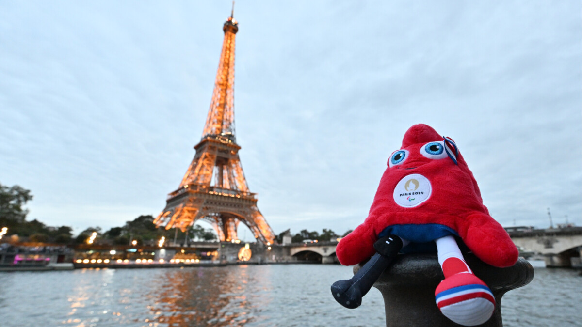 На Эйфелевой башне в Париже установят олимпийские кольца — СМИ