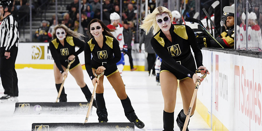 Монстры с лопатами на льду и чудовища на трибунах. Как отмечают Хэллоуин в НХЛ