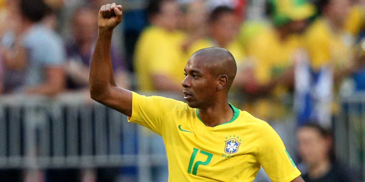 Конфедерация футбола Бразилии поддержала Фернандиньо и призвала болельщиков не оскорблять игрока
