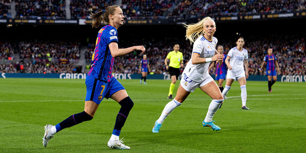 «Барселона» разгромила «Реал» в женской Лиге чемпионов. На матче установлен рекорд посещаемости