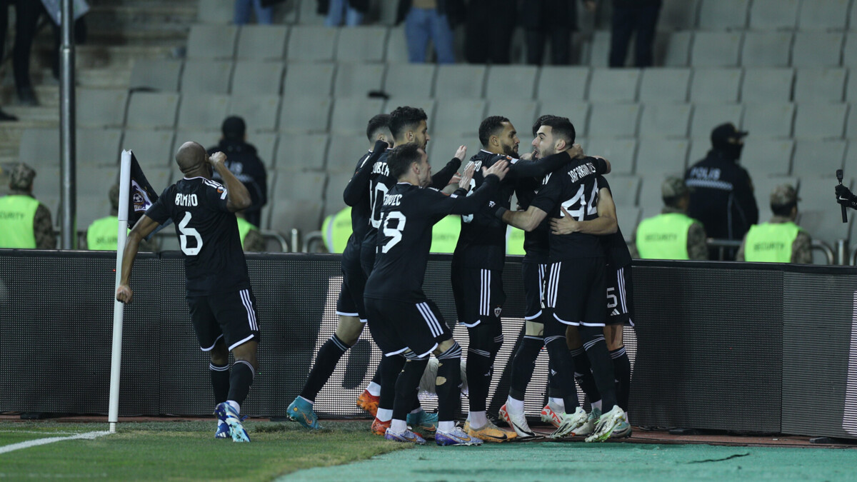 «Карабах» с Луневым в воротах обыграл «Хекен» и вышел в плей‑офф Лиги Европы