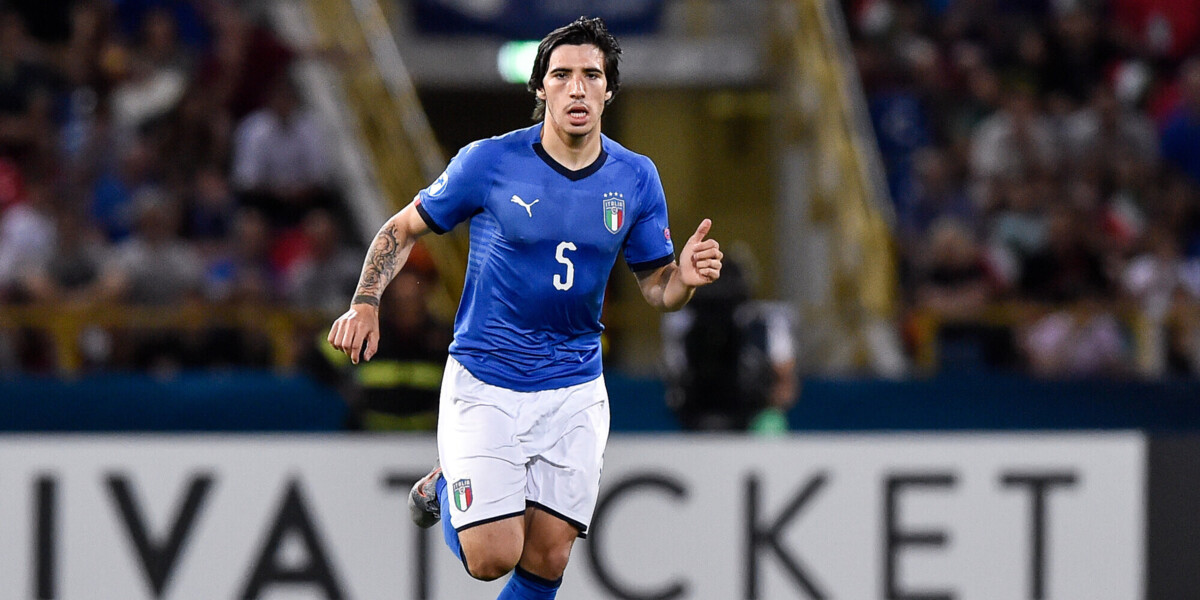 Футболист сборной Италии Тонали признал вину по делу о ставках — СМИ