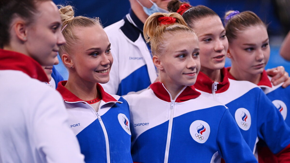 Российские гимнастки занимают первое место в квалификации командного многоборья