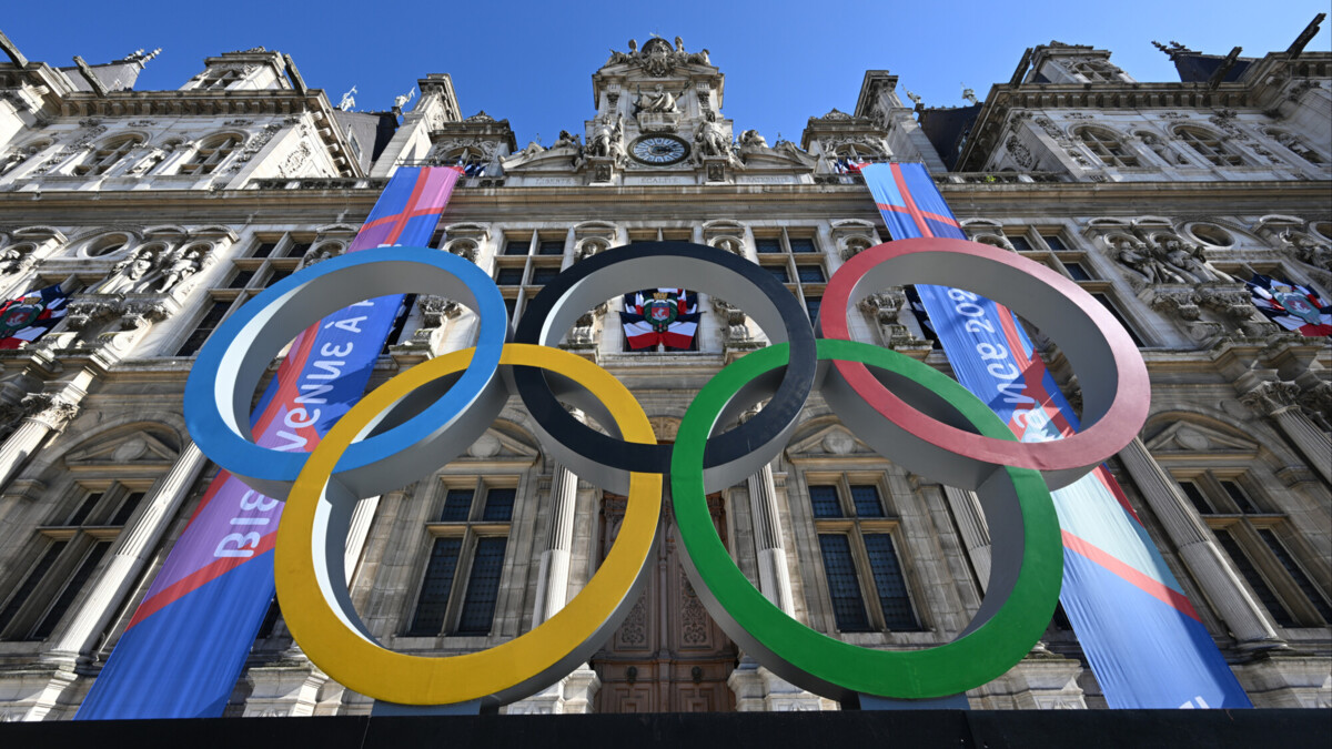 МОК обсудит участие россиян в церемонии открытия Олимпиады в Париже 19 марта