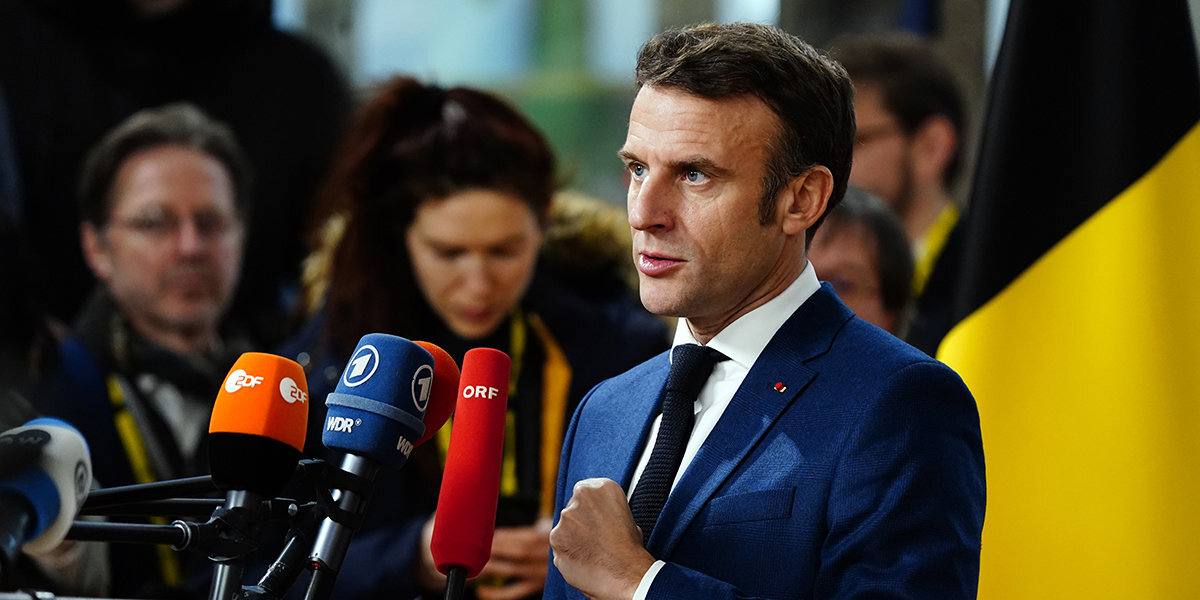 Президент Франции Макрон отправится на финал ЧМ-2022 в компании женщины-судьи, работавшей на турнире