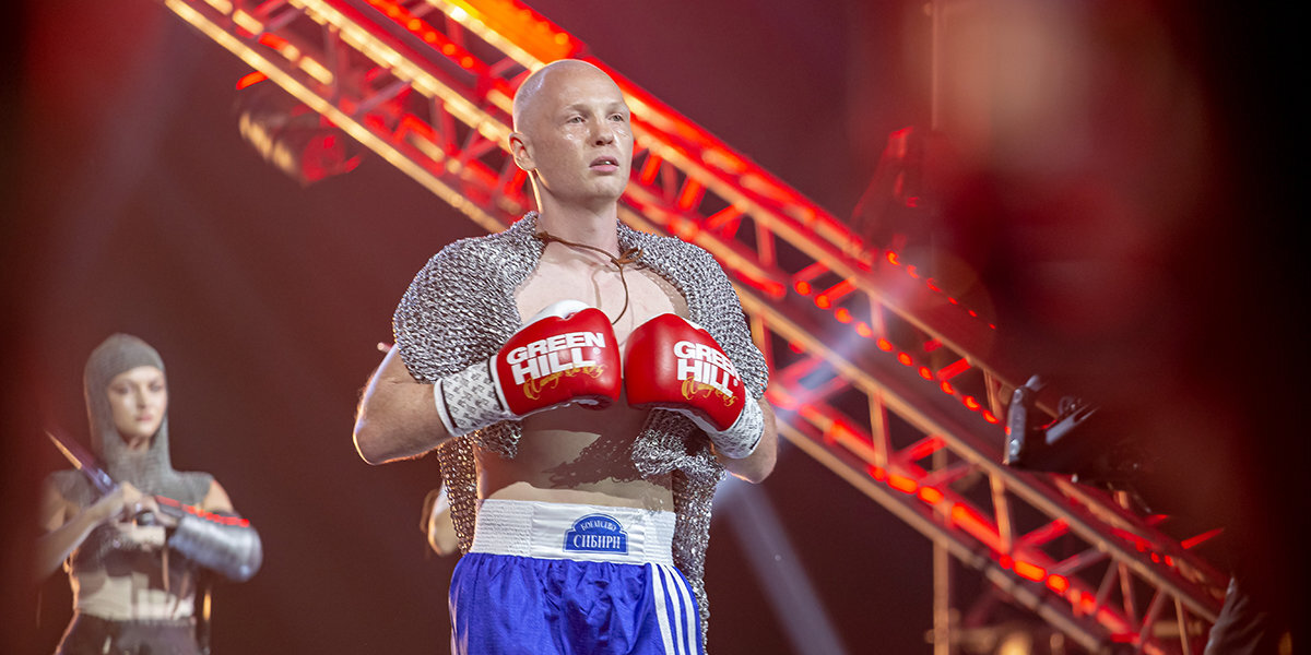 Бывший биатлонист Тихонов рассказал, что следил за боем Тищенко вместе с отцом боксера и Денисом Лебедевым