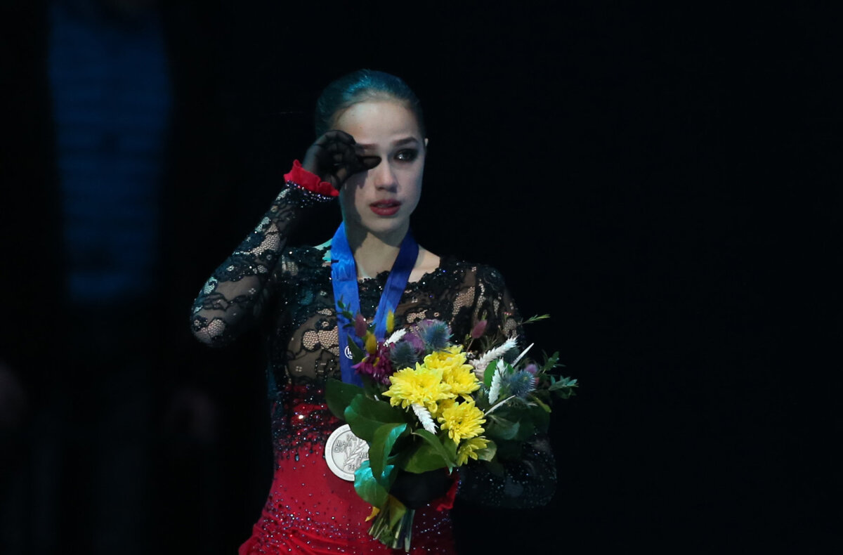 Россияне назвали Загитову и Нурмагомедова спортсменами года