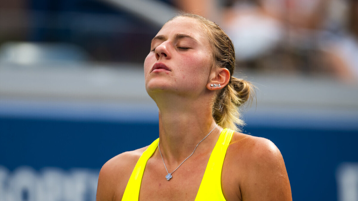 Украинка Костюк отказалась играть с россиянкой Андреевой в финале выставочного теннисного турнира во Франции