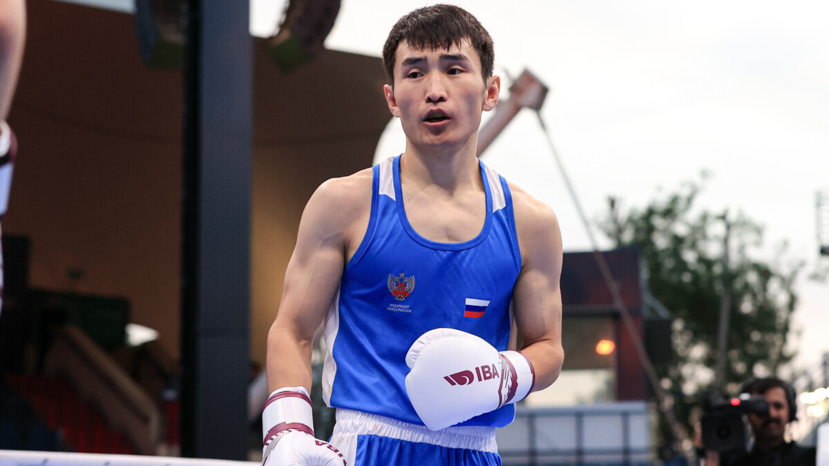 Батлаев завоевал серебро чемпионата мира по боксу в ОАЭ