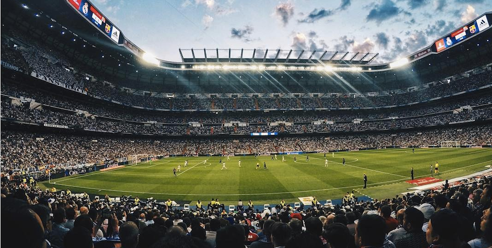 «Реал» Мадрид — «Барселона»: лучшие фото болельщиков со стадиона