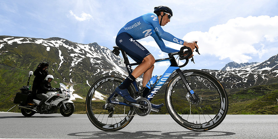 Велогонщик сломал обе руки в массовом завале на первом этапе «Тур де Франс»