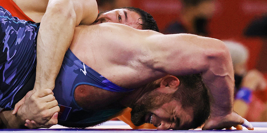 Вольник Садулаев вышел в четвертьфинал на Олимпиаде в Токио