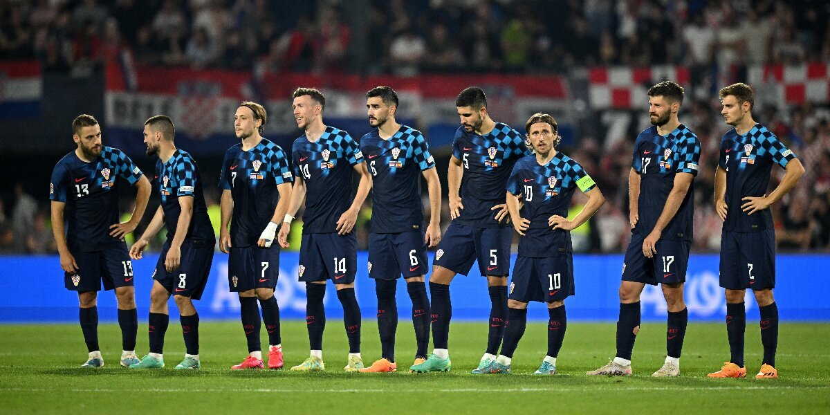 УЕФА наказал сборную Хорватии проведением одного домашнего матча без зрителей, а также оштрафовал на €150 тыс