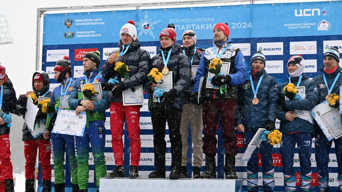 Сборная Республики Татарстан с Ларьковым и Ардашевым выиграла мужскую лыжную эстафету на Спартакиаде, команда Большунова стала седьмой