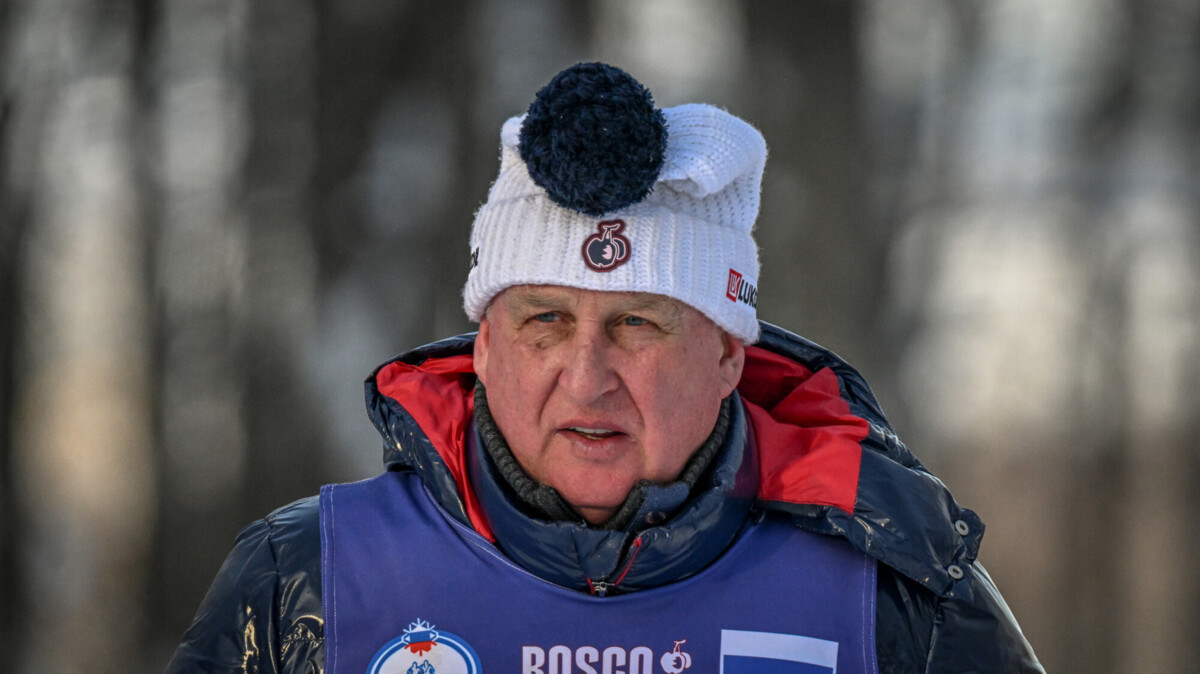 «Доволен победой Большунова, его зрелостью и тактикой» — тренер лыжника Бородавко после спринта на КР в Тюмени