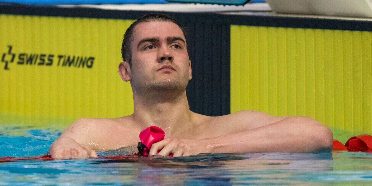 Пловец Колесников одержал победу на дистанции 50 м на спине на ЧР на короткой воде, Рылов — четвертый