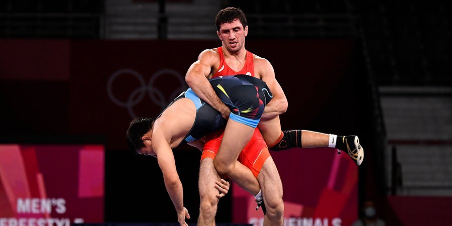 Сидаков вышел в финал олимпийского турнира по вольной борьбе