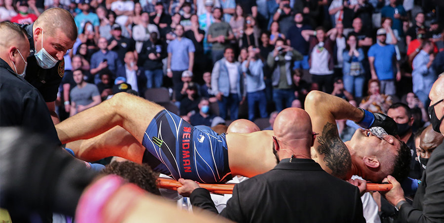 Вайдман успешно прооперирован после перелома ноги на UFC 261