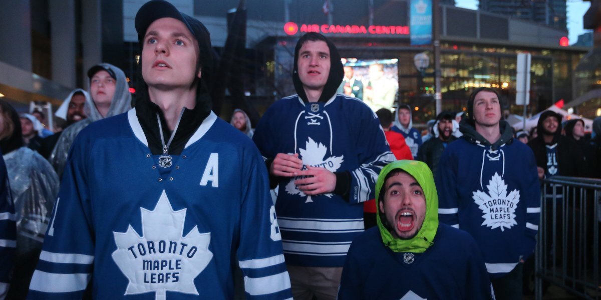 «В «Торонто» командные майки кидают на лед. Это еще хуже, чем крики «позорище» — защитник «Питтсбурга» Куликов