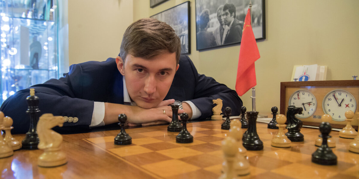 Карякин подарил шахматный набор Шварценеггеру