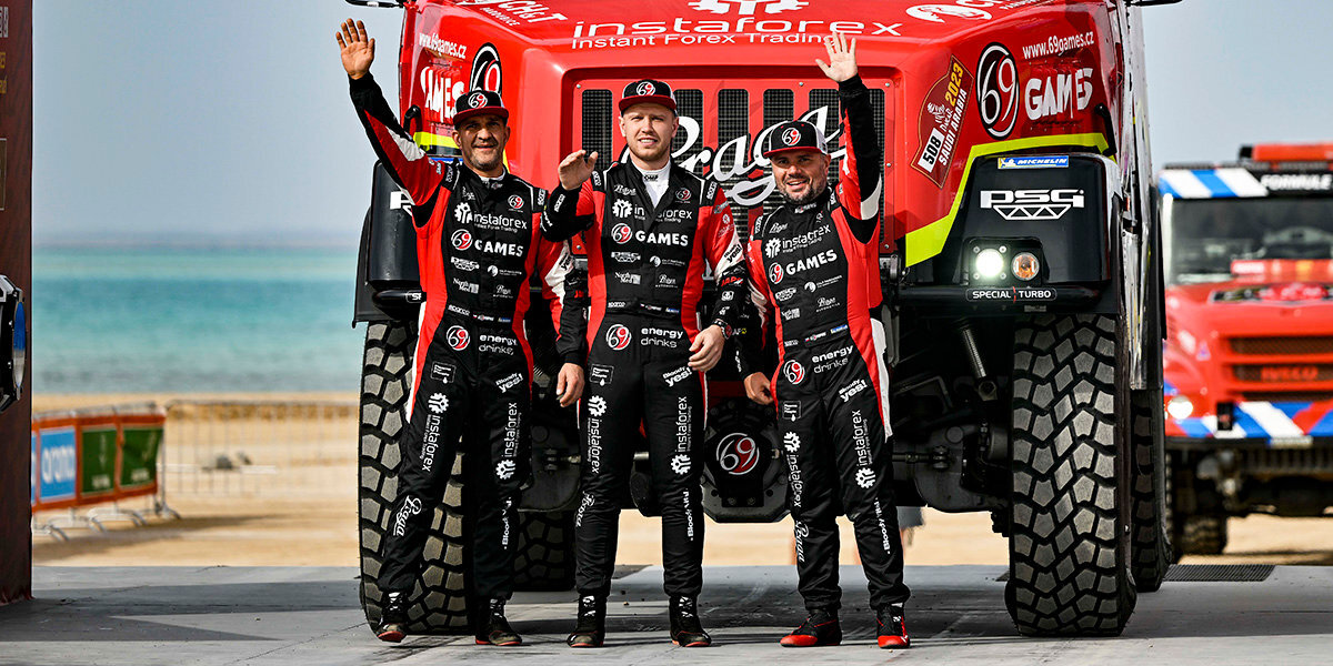 Экипаж Лопрайса выиграл второй этап «Дакара» и вышел в лидеры общего зачета грузовиков