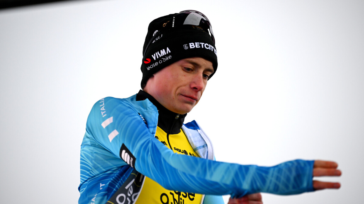 Двукратный победитель «Тур де Франс» Вингегор перенес операцию на ключице