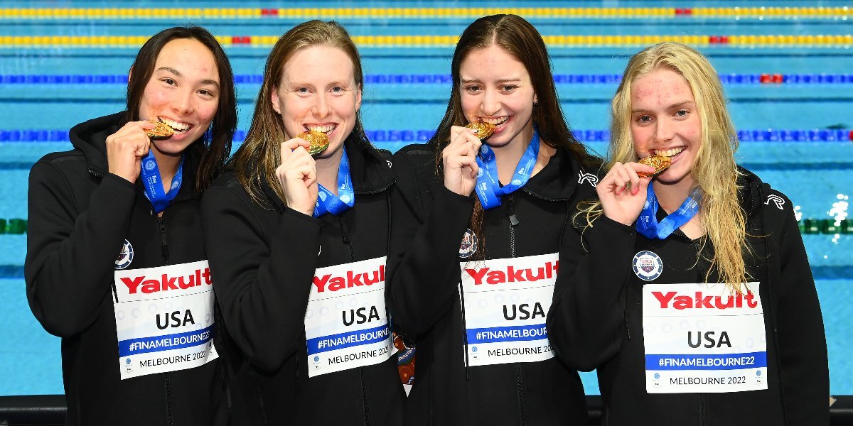 Женская сборная США по плаванию с мировым рекордом выиграла комплексную эстафету на ЧМ на короткой воде