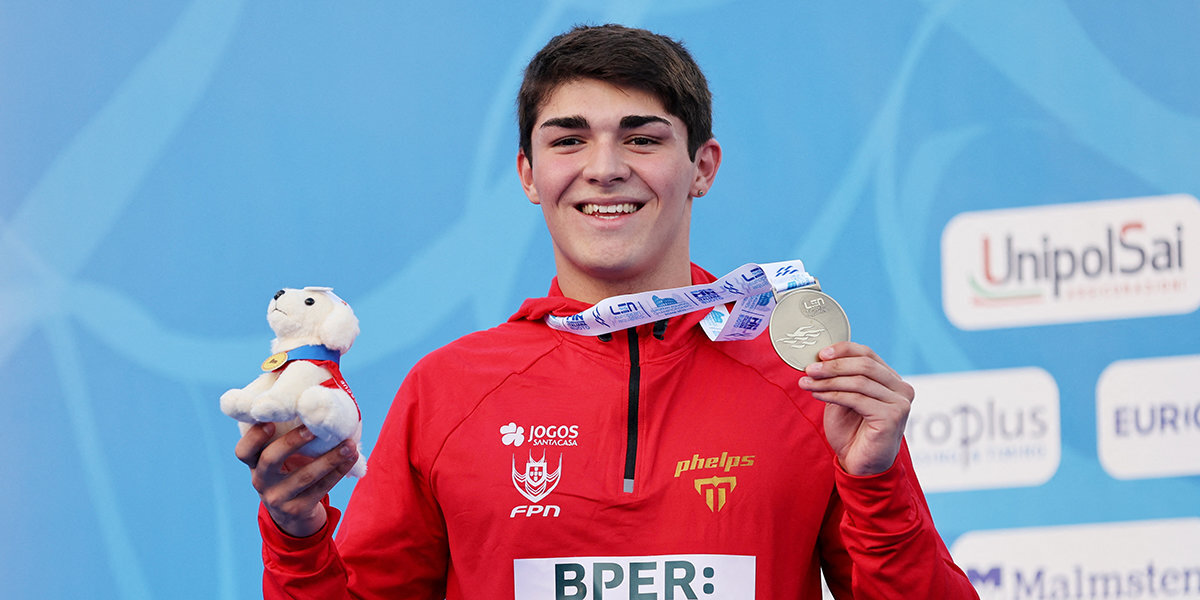Португальский пловец Рибейро побил юниорский мировой рекорд Минакова на дистанции 50 метров баттерфляем