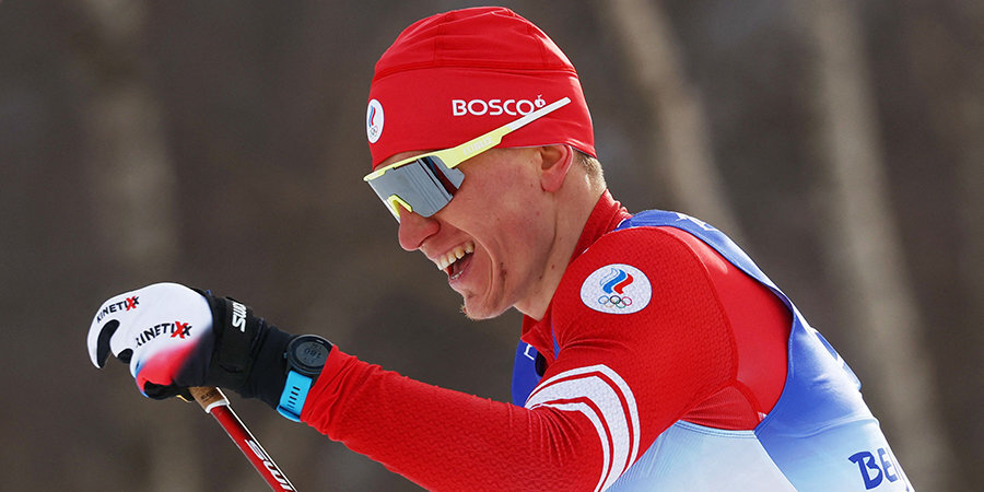 Лыжник Большунов выиграл вторую медаль на Олимпийских играх в Пекине, став серебряным призером гонки на 15 км