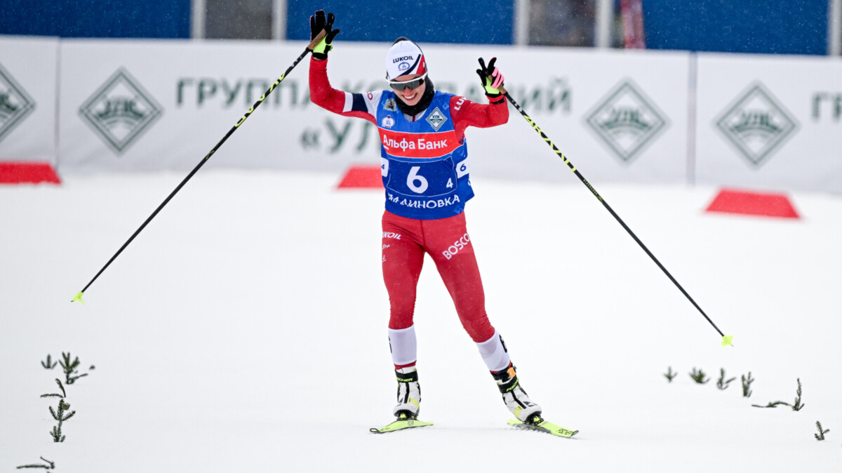 Вяльбе назвала Веронику Степанову безусловным лидером сборной России по лыжным гонкам