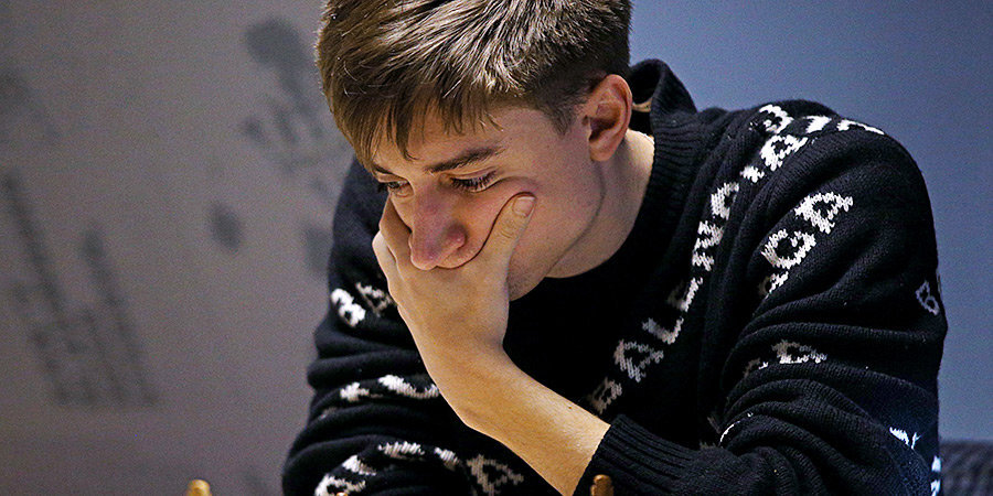 Дубов выиграл онлайн-турнир Карлсена, победив Накамуру в армагеддоне