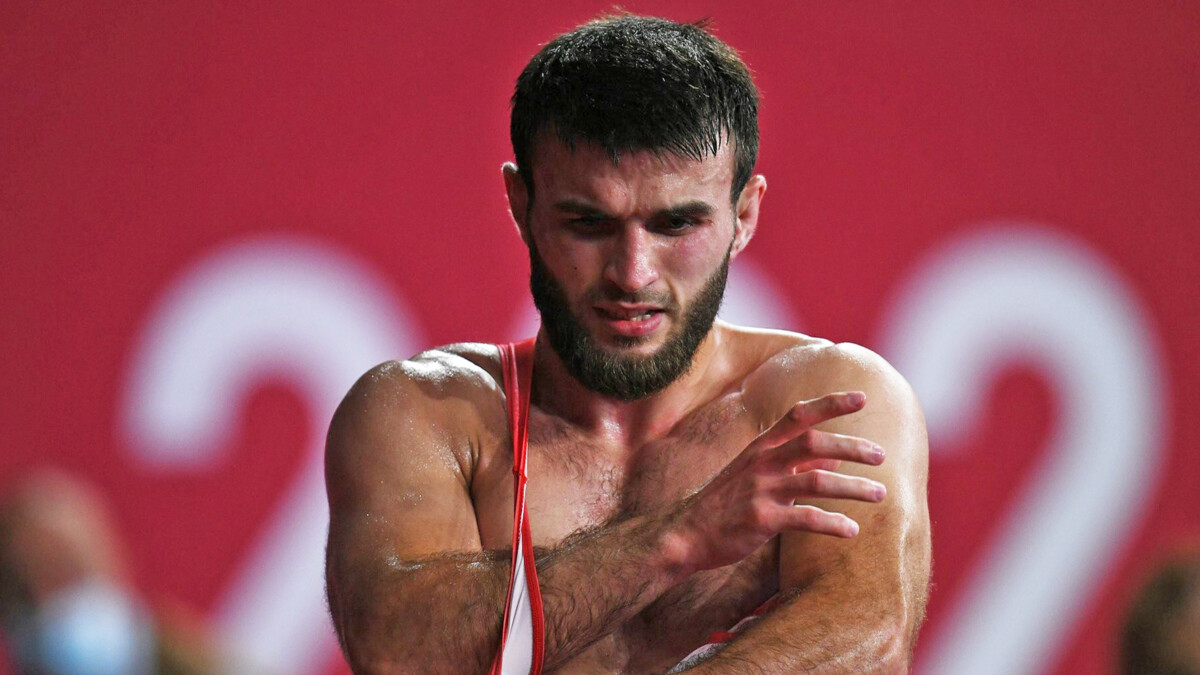 Россиянин Рашидов стал серебряным призером чемпионата Европы по вольной борьбе