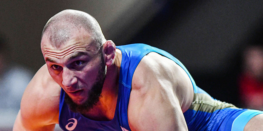 Курбанов стал серебряным призером ЧМ в весе до 92 кг