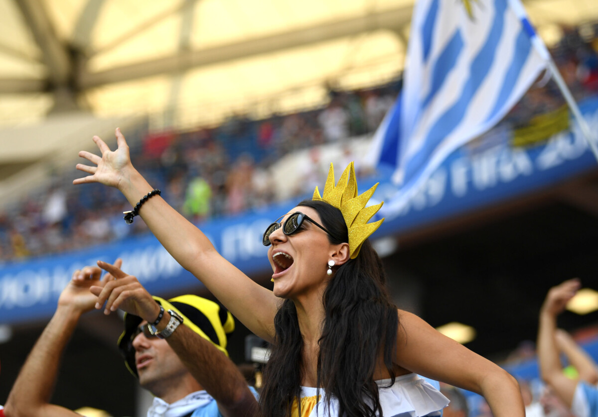 Около 2000 уругвайских болельщиков поддержат сборную на матче с Россией
