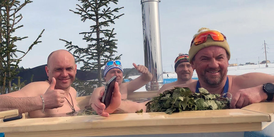 Организаторы Югорского лыжного марафона соорудили открытую баню на финише дистанции