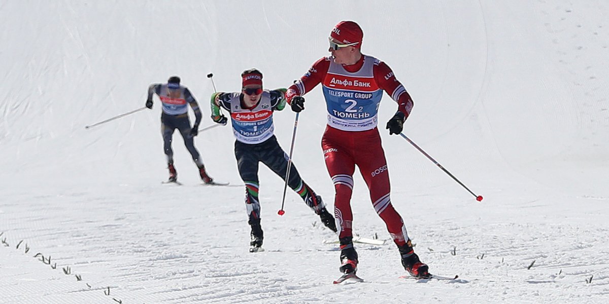 «Лыжи катили идеально». Большунов — о победе в командном спринте на ЧР в Тюмени