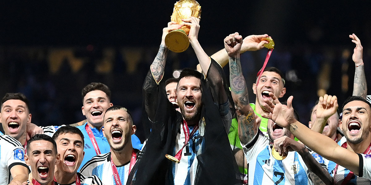 Сборная Аргентины поднялась на 2-е место в рейтинге ФИФА после победы на ЧМ-2022, Россия опустилась на 37-ю строчку