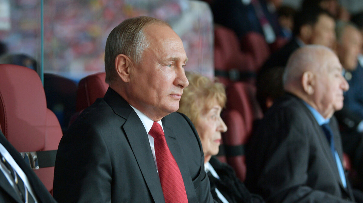 Владимир Путин: «Визит легенд футбола может стать хорошей традицией»