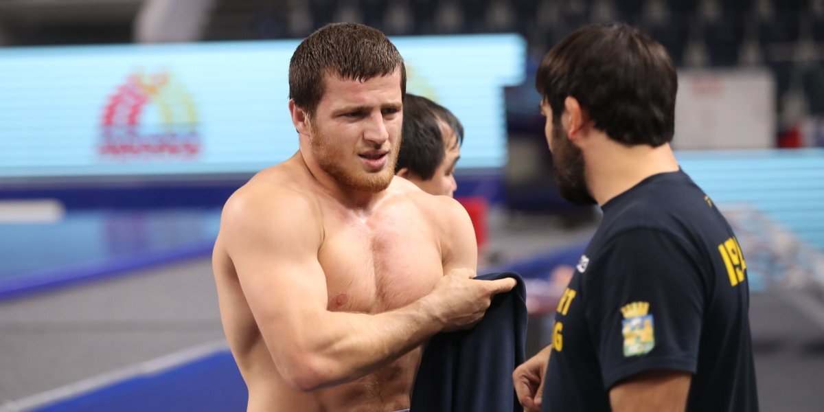 Россиянин Усманов стал четвертьфиналистом чемпионата мира по спортивной борьбе в весе до 79 кг