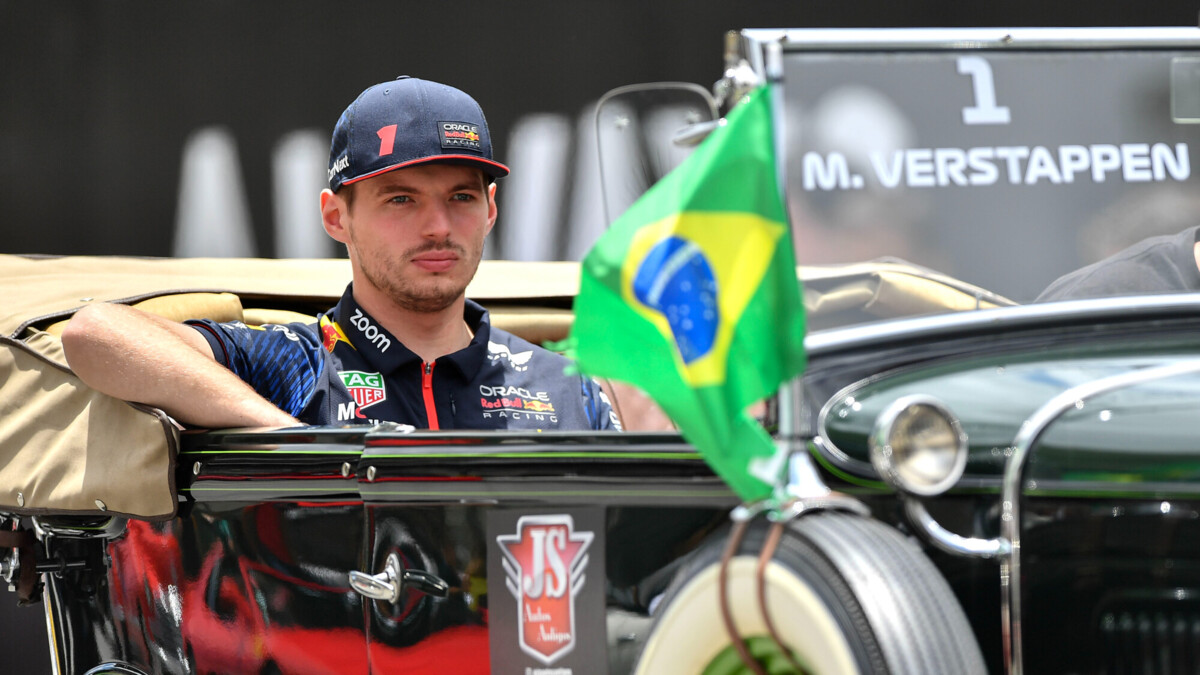 Ферстаппен победил на Гран‑при Бразилии, Алонсо на последнем круге отобрал подиум у Переса