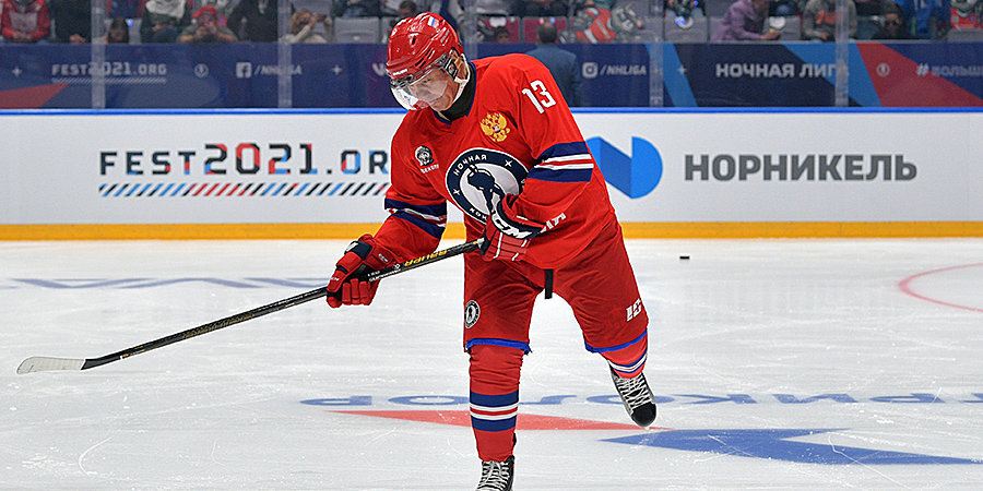 Путин забросил две шайбы во втором периоде гала-матча Ночной хоккейной лиги