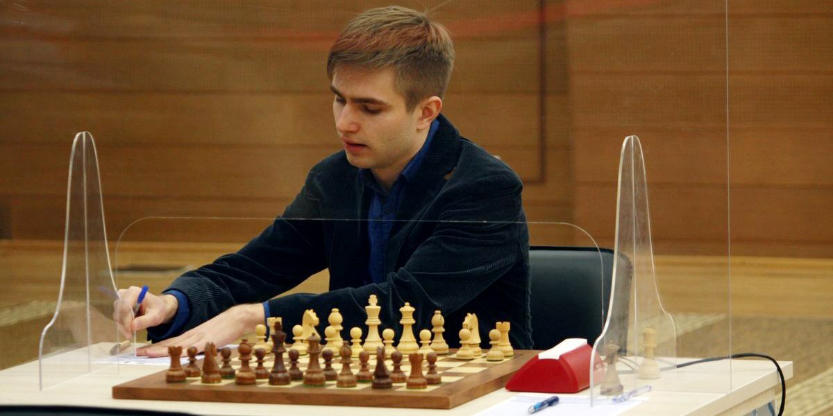Алексей Сарана отстает на пол-очка от лидеров после шести туров чемпионата Европы по шахматам