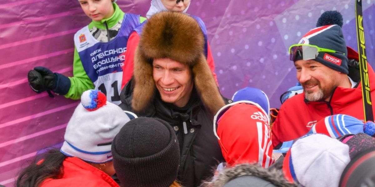 Большунов рассказал, что не будет досрочно завершать сезон из-за слабого физического состояния