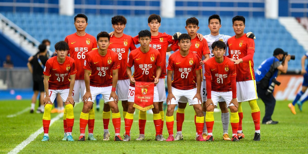Некогда самый дорогой футбольный клуб в мире «Гуанчжоу» вылетел из высшей лиги Китая