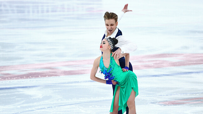 Юниоры Горшенина и Макаров рассказали, кого поддерживают в серии Гран‑при по фигурному катанию
