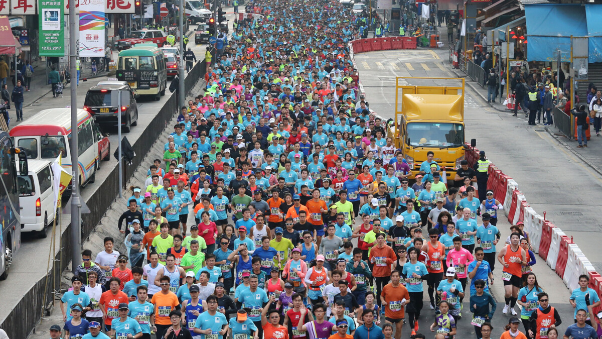Один бегун скончался и 34 были госпитализированы после Гонконгского марафона