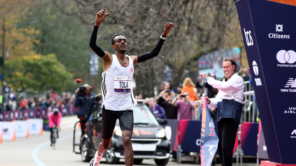 Эфиопский бегун Тола с рекордным результатом победил на Нью‑Йоркском марафоне